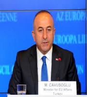 Με χερσαίες επιθέσεις στο Ιράκ απειλεί ο Cavusoglu