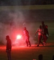 Εμπόλεμη ζώνη το γήπεδο της Ρόδου