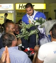 Αποθέωση για τον Παραολυμπιονίκη Μανόλη Στεφανουδάκη