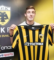 Η ΑΕΚ ανακοίνωσε την απόκτηση του Βασίλη Μπάρκα