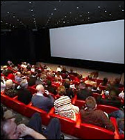 ΗΠΑ: Εισιτήρια $82 εκατ. για τις «50 αποχρώσεις του γκρι»