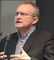 Σύμβουλος Μέρκελ: Κίνδυνος ανθρωπιστικής κρίσης στην Ελλάδα