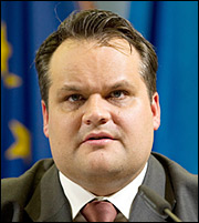 De Jager: Δύσκολη ως αδύνατη η ενιαία εποπτεία