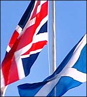 Το δίλημμα της Σκοτίας: Ανεξαρτησία ή στερλίνα;