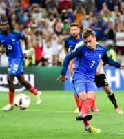 Επεισόδια Γάλλων και Γερμανών οπαδών με έναν νεκρό