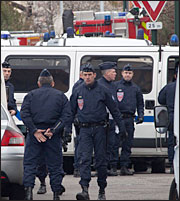 Γαλλία: Ληστής κρατά επτά ομήρους σε ταξιδιωτικό πρακτορείο