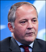 Coeure: «Παράθυρο» για νέα μείωση επιτοκίων της ΕΚΤ