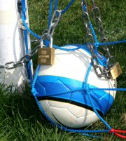 Η Διοικούσα Επιτροπή απειλεί με... λουκέτο το Πρωτάθλημα