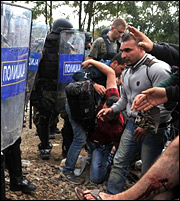 Πάνω από 30 φωτορεπόρτερ συνέλαβαν οι αστυνομικές δυνάμεις των Σκοπίων