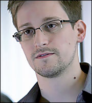 Συνάντηση Snowden με ακτιβιστές