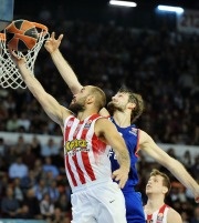 Ο Ολυμπιακός άλωσε την Κωνσταντινούπολη 87-91 την Εφές