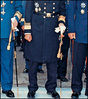 Αιφνιδιαστικές αλλαγές στην ηγεσία του ΓΕΕΘΑ και του ΓΕΝ