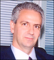 Καταστροφική η διάσπαση της Λαϊκής