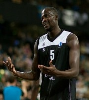 Στα «κόκκινα» ο Σον Τζέιμς