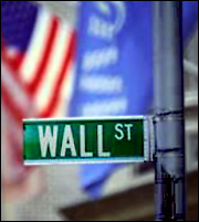 Πτώση στη Wall Street μετά την ανεργία