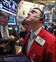 Νευρικότητα στη Wall Street με τα αποτελέσματα στο επίκεντρο