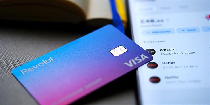 Κίνηση ματ από τη Revolut: Στο τραπέζι εξαγορά τράπεζας στις ΗΠΑ