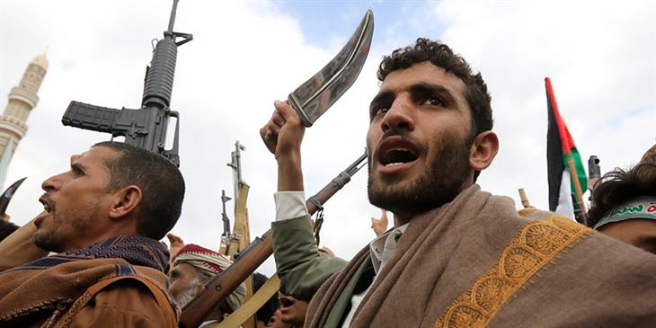 Reuters: Οι Χούθι έτοιμοι να πλήξουν ξανά τη ναυσιπλοΐα 