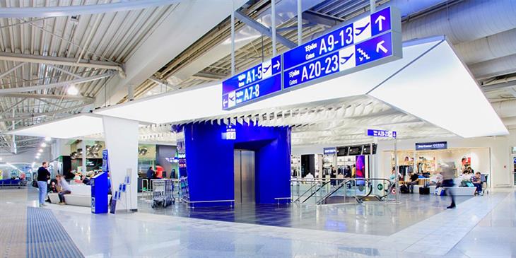 Χάος στα αεροδρόμια: Το σύστημα που έφερε ουρές τριών ωρών!