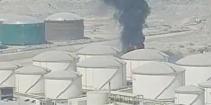 Ιρανική επίθεση στη Φουτζέιρα αναστέλλει φορτώσεις πετρελαίου 