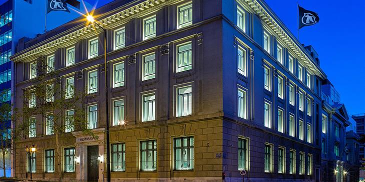 Alpha Bank: Στα €283 εκατ. τα προσαρμοσμένα κέρδη 3ου τριμήνου