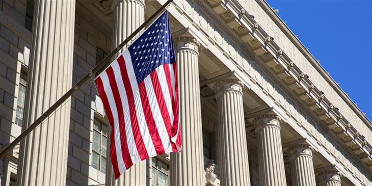 Σε ιστορικό χαμηλό το καταναλωτικό κλίμα στις ΗΠΑ