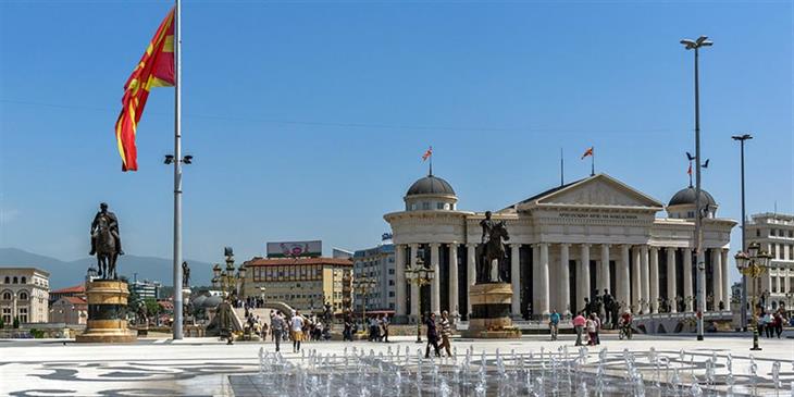 Β. Μακεδονία: Καθαρή νίκη της υποψήφιας του VMRO-DPMNE στον 1ο γύρο των προεδρικών εκλογών
