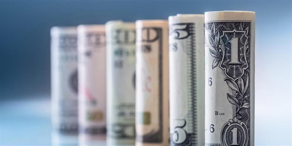 Κεντρικές τράπεζες μαζεύουν μετρητά για να στηρίξουν τα νομίσματά τους