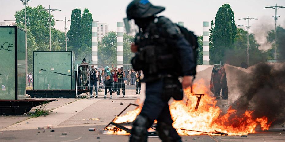 Γαλλία: Η δικαιοσύνη απαγόρευσε διαδήλωση κατά της αστυνομικής βίας