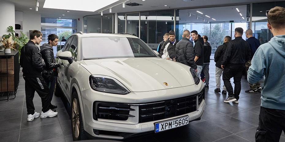 Δωρεά εργαλειοφόρων από την Porsche για τις σχολές μαθητείας ΔΥΠΑ στη Θεσσαλία