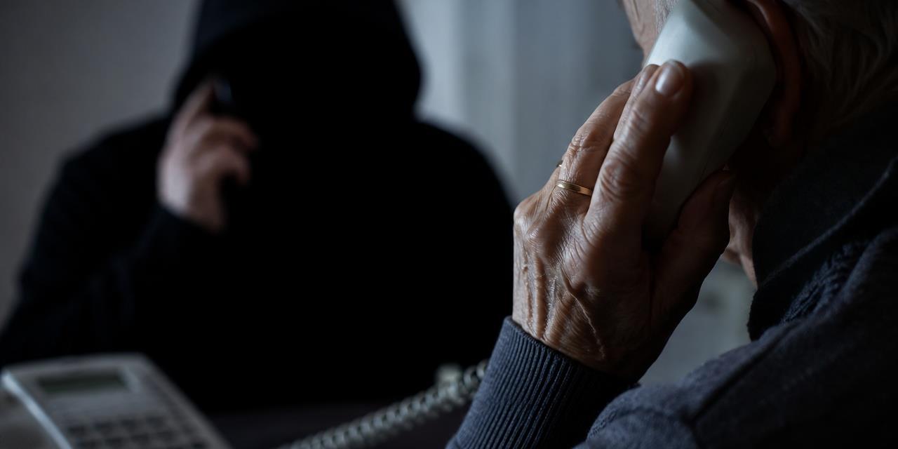Σε κακούργημα μετατρέπονται οι τηλεφωνικές απάτες | Πολιτική στο PlusTV.gr
