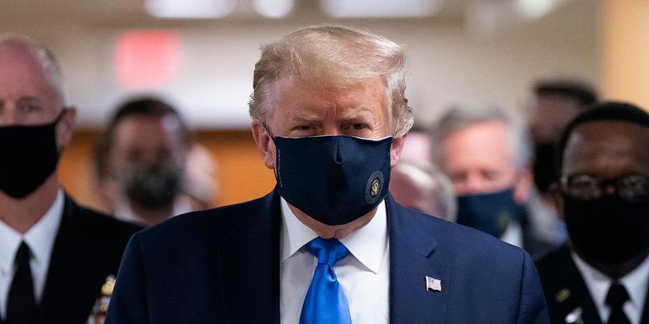 Τελικά έβαλε μάσκα δημοσίως και ο Τραμπ!