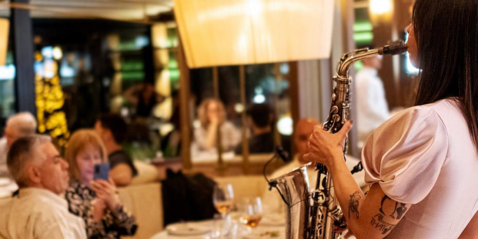 Πραγματοποιήθηκαν τα εγκαίνια του εστιατορίου DB.one στη Γλυφάδα