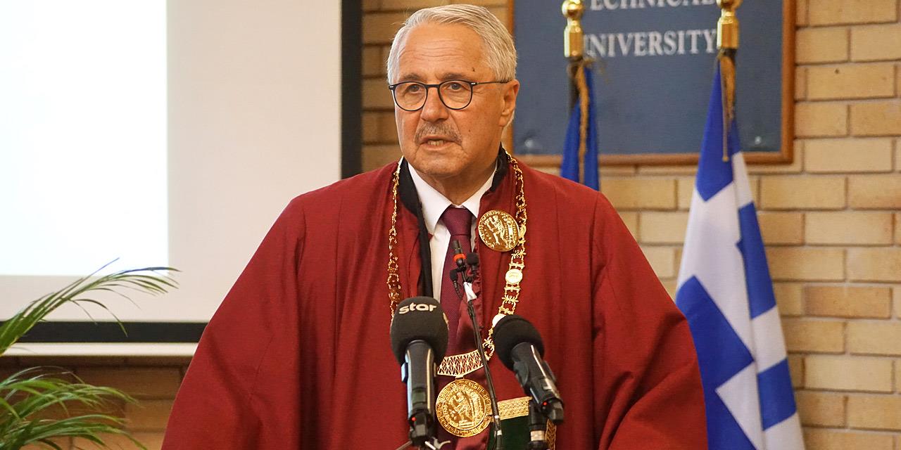 Επίτιμος Διδάκτορας του ΕΜΠ αναγορεύτηκε ο Γιάννης Μανιάτης