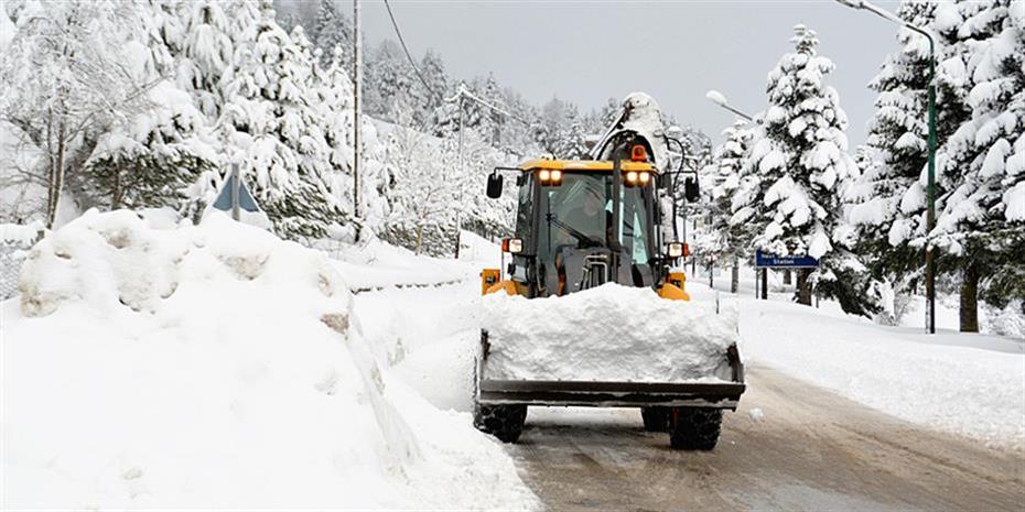 Σαρώνει τη χώρα η «Σοφία» με χιόνια, παγετό, θυελλώδεις ανέμους