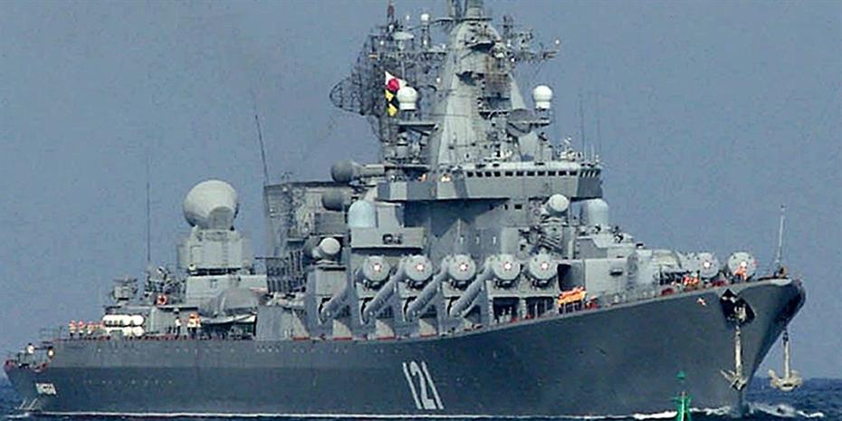 Μέλη του πληρώματος του Moskva συνάντησε ο Ρώσος αρχηγός του Ναυτικού