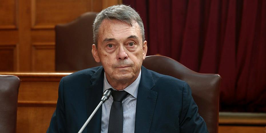 Εξεταστική: Αλλαξε... γνώμη και απαντά στις ερωτήσεις για ΟΠΕΚΕΠΕ ο Γρ. Βάρρας