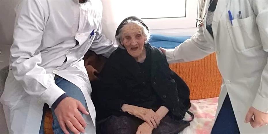 Σερραία ετών ...107 έκανε την 1η δόση