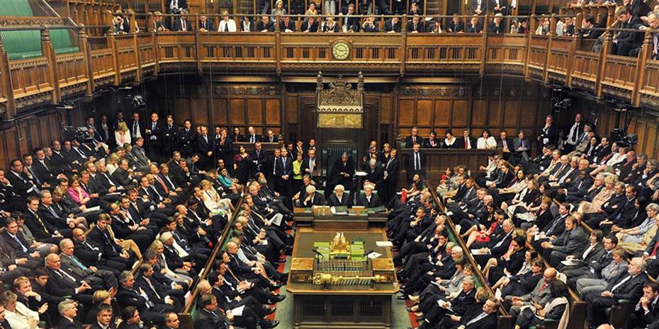 Βουλή: Διαξιφισμοί στη σκιά των μικροπιστώσεων