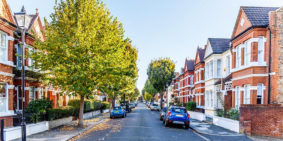 Πρώτη φορά σε 6 μήνες έπεσαν οι τιμές για σπίτια στο Ηνωμένο Βασίλειο