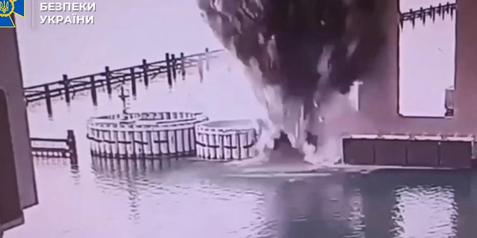 Δεύτερη «σφαλιάρα» από Ουκρανία, έπληξαν τη γέφυρα της Κριμαίας