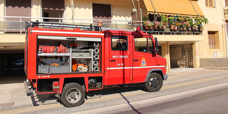 Δυο διασωληνωμένοι από τη φωτιά στο κέντρο της Θεσσαλονίκης