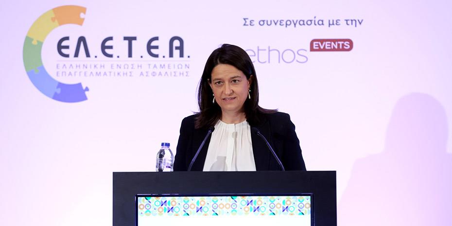 Κεραμέως: Εξήγγειλε βελτιώσεις στα επαγγελματικά ταμεία