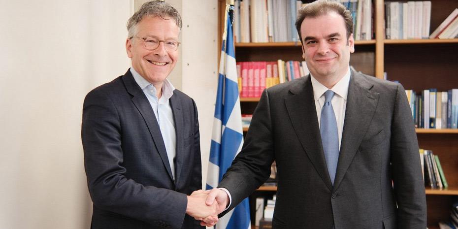 Πιερρακάκης-Ντάισελμπλουμ: Συνάντηση του νυν με ένα πρώην πρόεδρο του Eurogroup