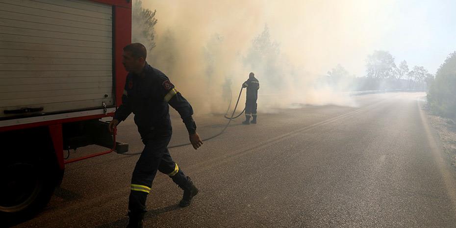 Πυρκαγιά σε χαμηλή βλάστηση στο Μαρούσι