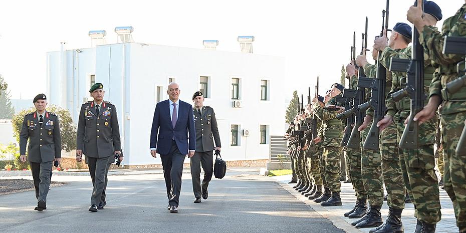 Στα εγκαίνια νέων στρατιωτικών κατοικιών στο Χαϊδάρι ο Νίκος Δένδιας