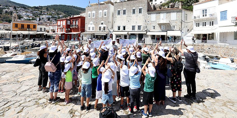 Ενωση Ασφαλιστικών Εταιριών: Εθελοντικός καθαρισμός του λιμανιού Ύδρας