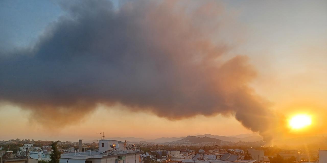 Φωτιά στο θέατρο Μπάντμιντον στο Μητροπολιτικό Πάρκο Γουδή, ήχησε το 112