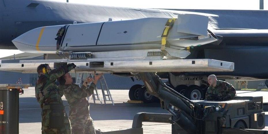 Πυραύλους JASSM-ER μετακινούν στη Μέση Ανατολή οι ΗΠΑ