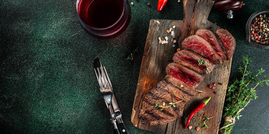 Πολυτέλεια το κρέας: Η μπριζόλα ακριβαίνει, η μερίδα μικραίνει